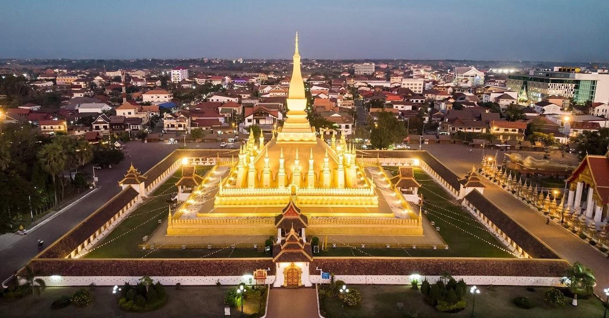 Kỳ lạ láng giềng phía Tây Việt Nam, không có biển nhưng lại có cảng biển