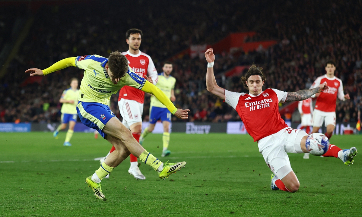 Arsenal bị loại sốc ở Cup FA