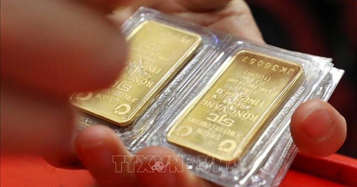 Giá vàng hôm nay 5/4: Vàng trong nước neo cao, chênh lệch gần 26 triệu đồng/lượng với vàng thế giới