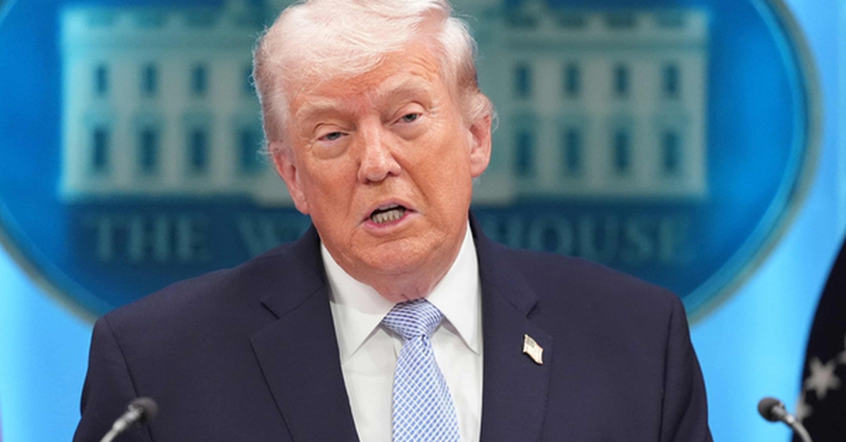 Ông Donald Trump họp báo, nói về chiến dịch giải cứu "lịch sử