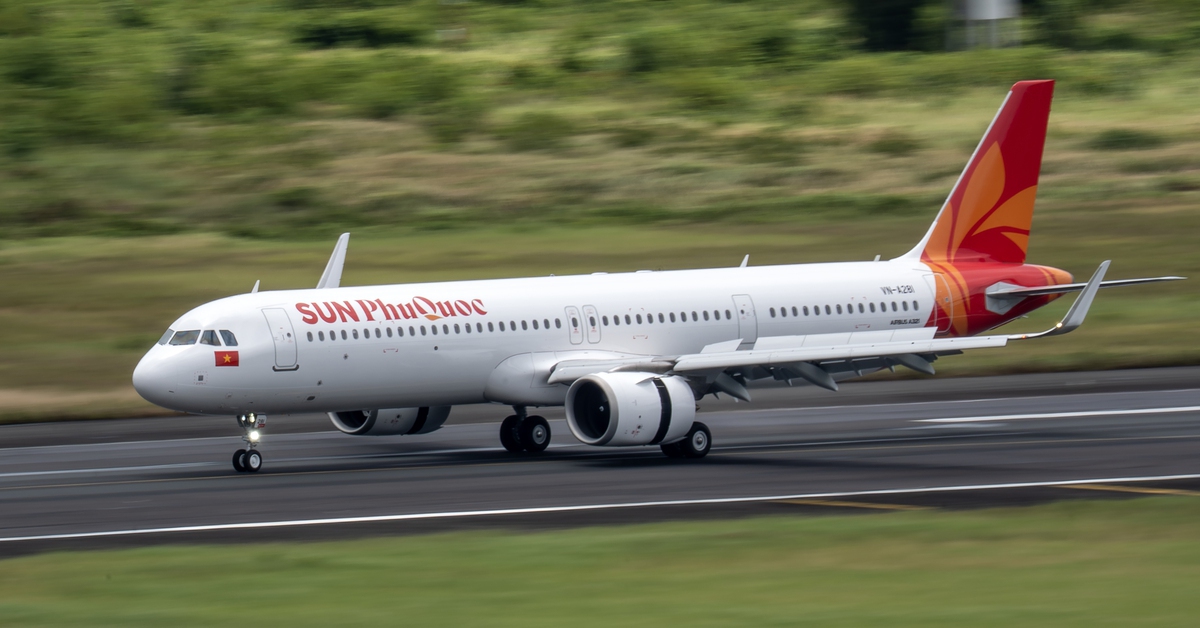 Tăng trần giá vé máy bay nội địa: Bộ Xây dựng đang cân nhắc