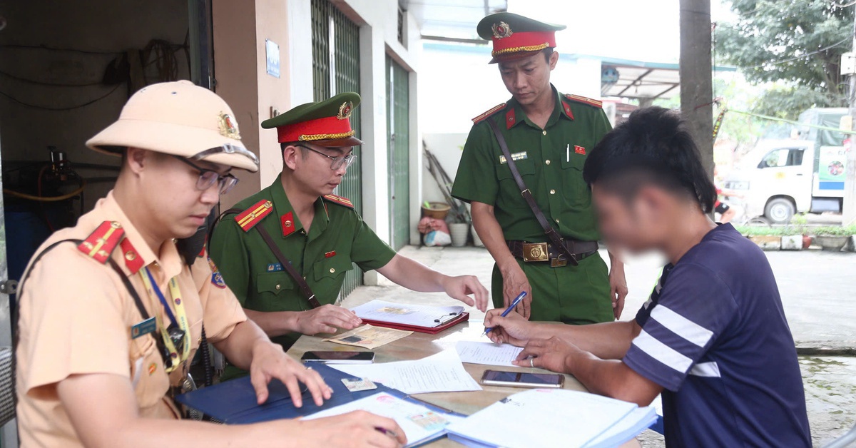 Chậm nộp tiền phạt vi phạm giao thông bị tính thêm bao nhiêu mỗi ngày?