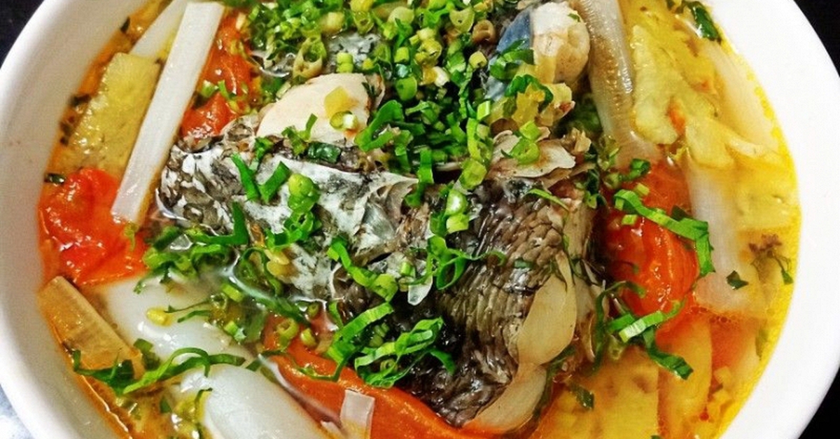 Nấu canh cá đừng chỉ dùng dứa và cà chua: Thêm một nhúm lá này vào, nước dùng thanh vị, khử sạch mùi tanh ngon hơn ngoài hàng