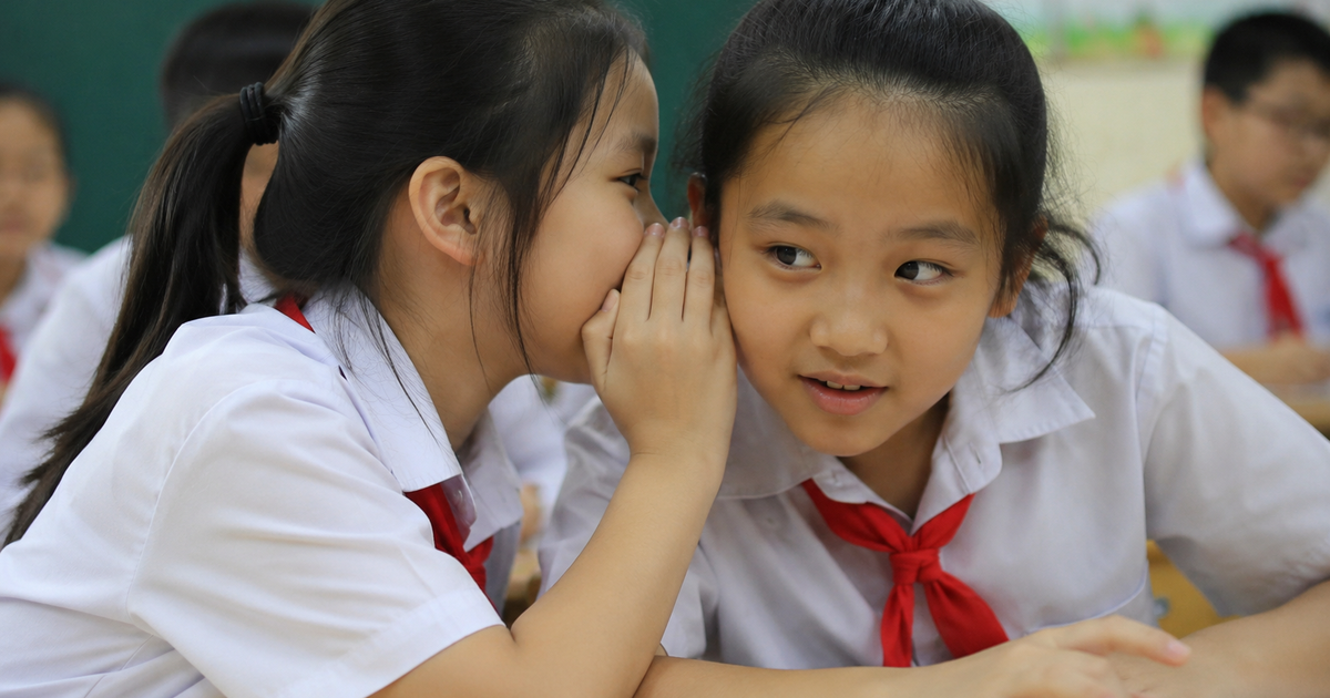Phải nói với con mình: Có 4 điều tuyệt đối không được kể với bạn cùng lớp, dù thân đến đâu!