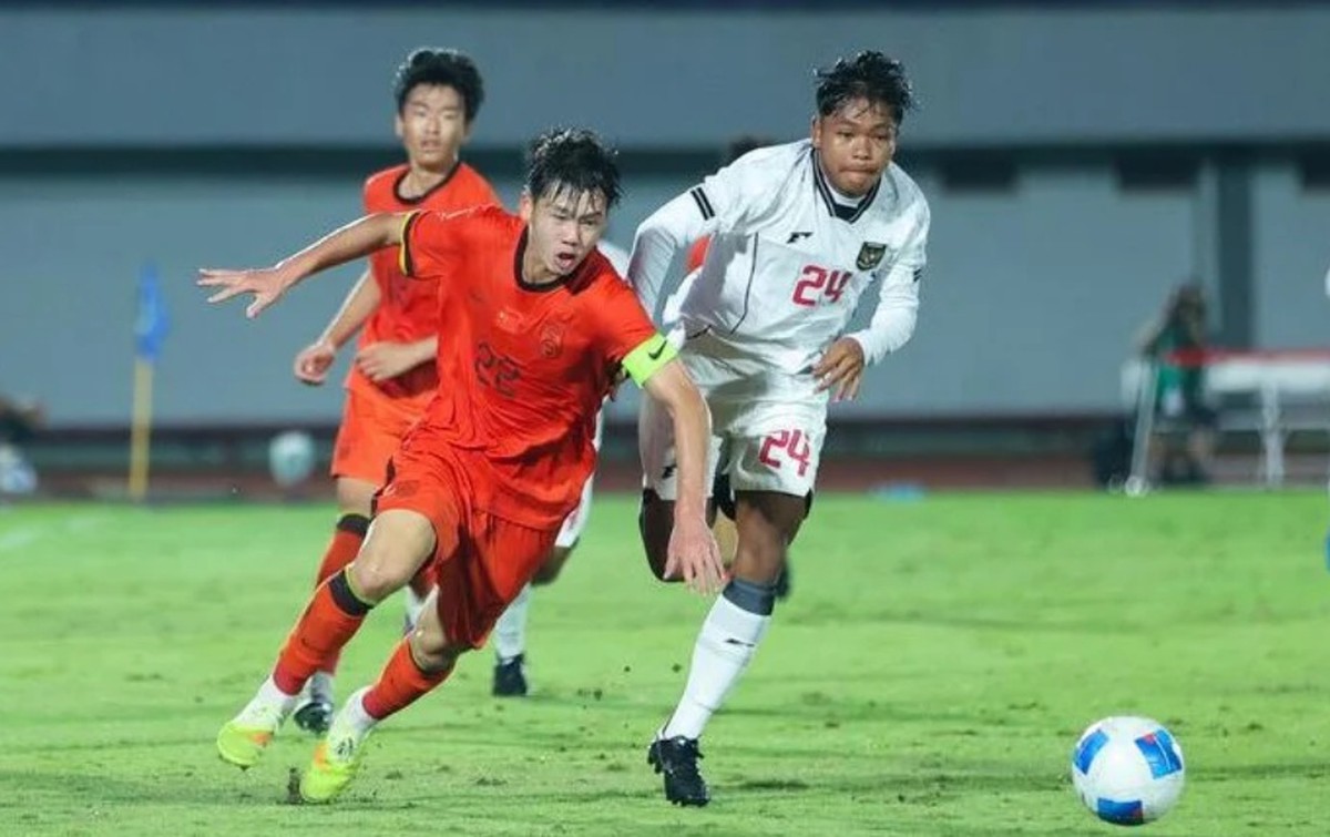 Tuyển Indonesia và Trung Quốc cùng sảy chân, tan mộng dự World Cup?