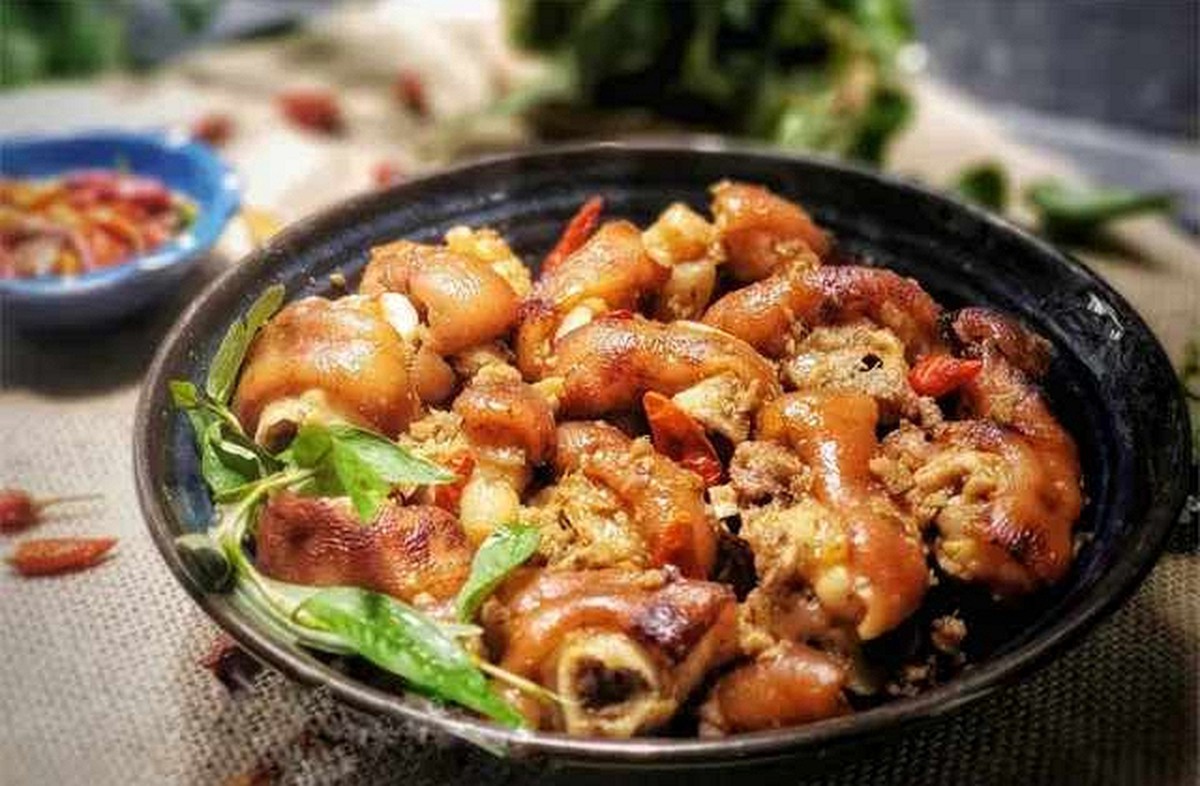 Chân giò heo có thể ảnh hưởng thế nào đến người mắc ung thư?