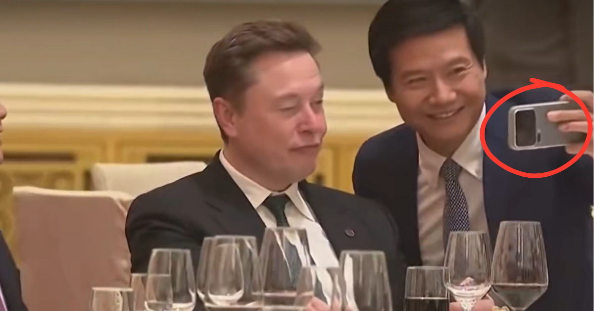 Tỷ phú Trung Quốc gặp Elon Musk, trên tay cầm món đồ "gây sốt" toàn cầu: Ở Việt Nam cũng có thể sở hữu
