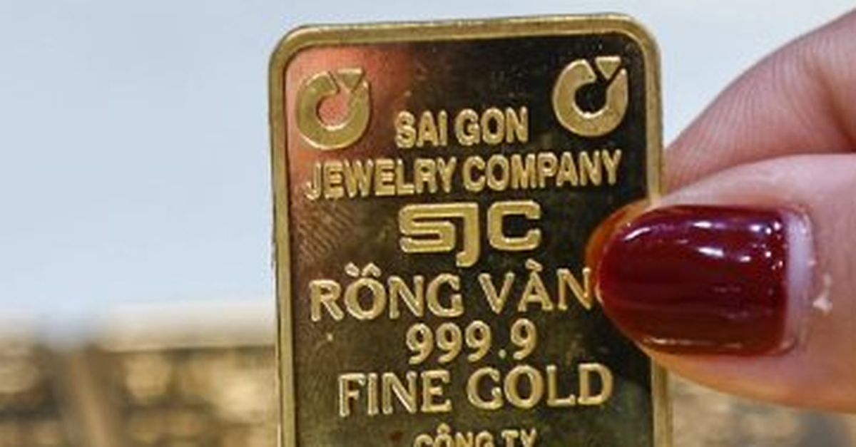 Giá vàng SJC tiếp tục "giảm cắm đầu" về mức 161 triệu đồng/lượng