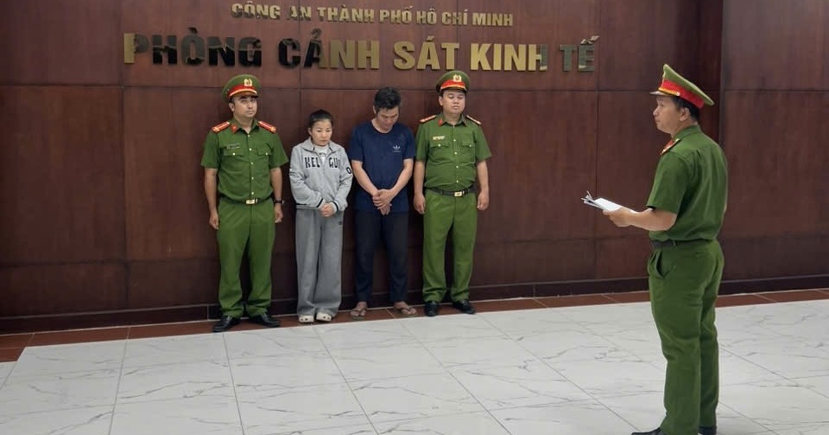 Khám xét, bắt tạm giam người phụ nữ bán bột ngọt giả Dương Thị Yến Xuân SN 1970