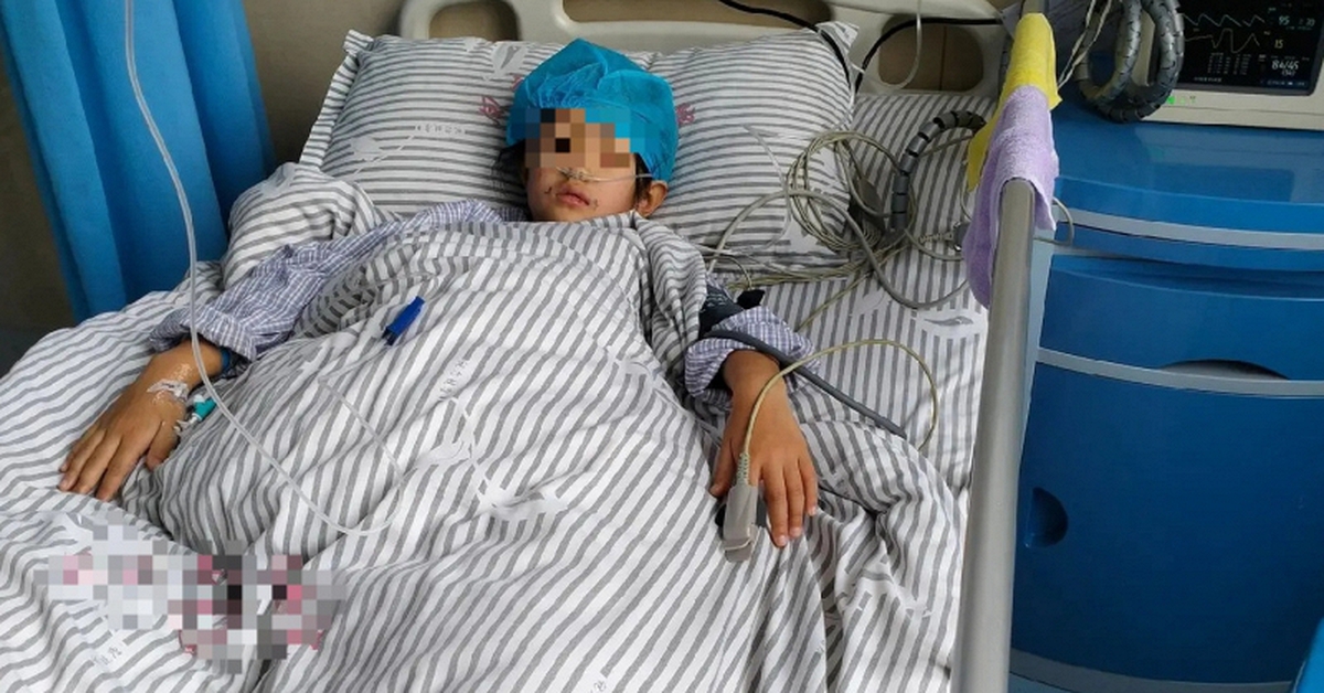 Bé gái 8 tuổi đã nhận "chẩn đoán" u não giai đoạn muộn, bác sĩ kêu gọi: Phụ huynh đừng bỏ qua 6 thứ