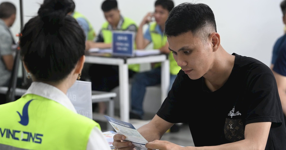 Chưa từng có: Vingroup tuyển 20.000 lao động cho dự án KĐT lớn nhất VN, người Hà Nội phấn khởi nộp hồ sơ