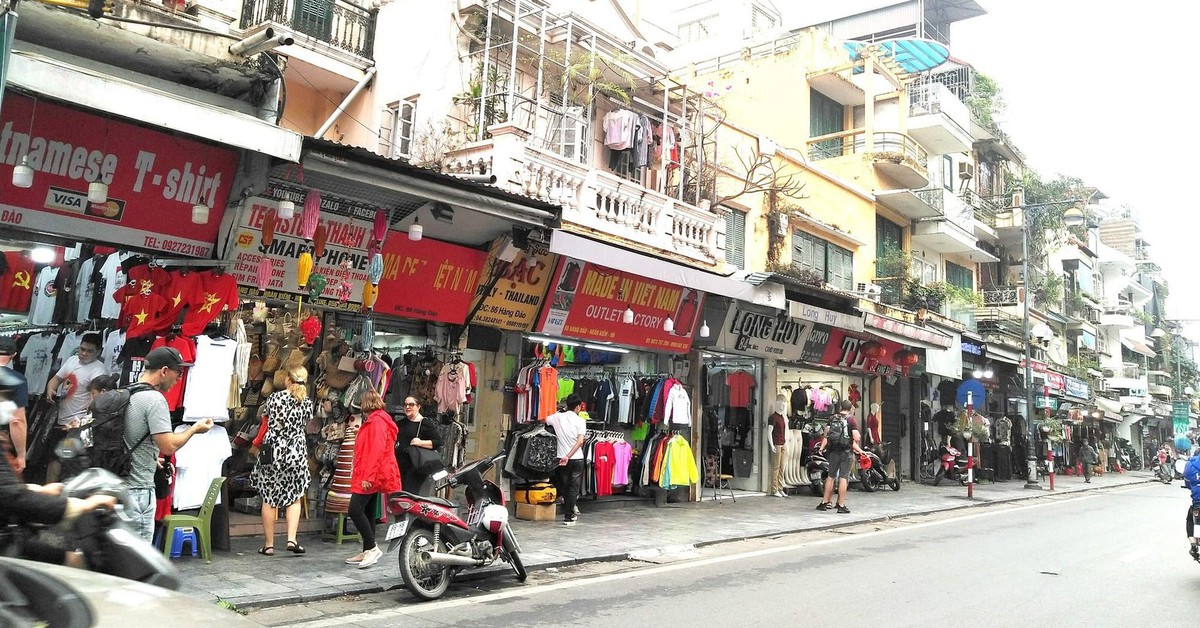3 ngày nữa, hàng loạt tuyến phố sau tại Hà Nội tăng phí sử dụng tạm thời lòng đường, vỉa hè, cao nhất lên đến 400.000đồng/m2/tháng