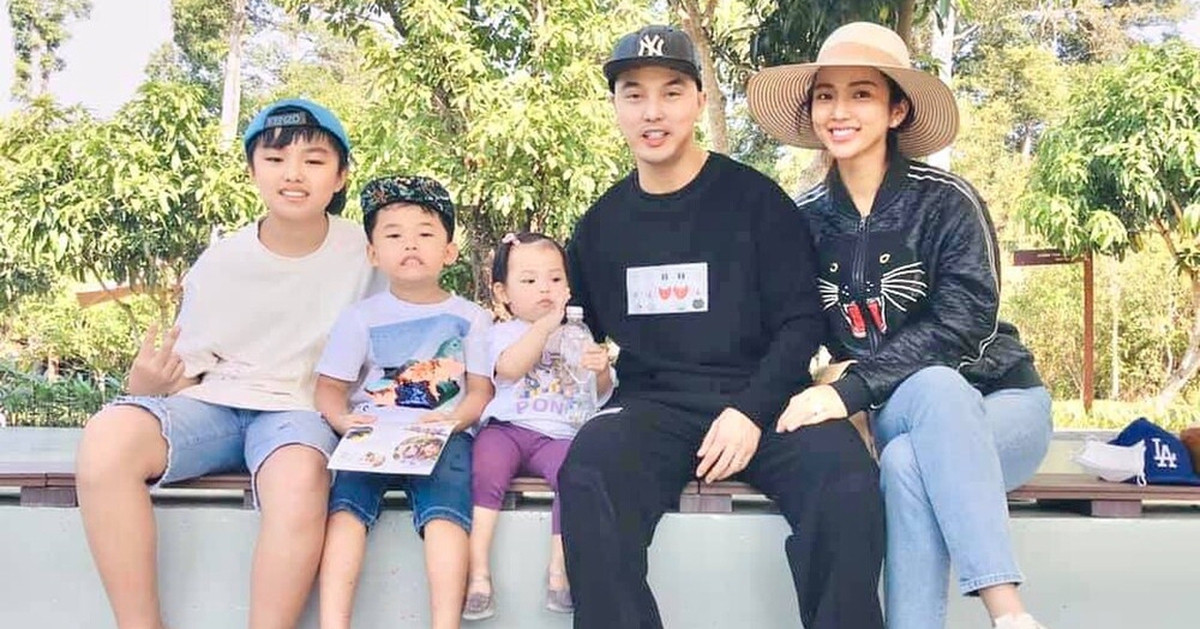 Con riêng của vợ gọi điện từ Mỹ về thông báo 1 việc, nam ca sĩ Việt: "Nghe mà thương vô cùng
