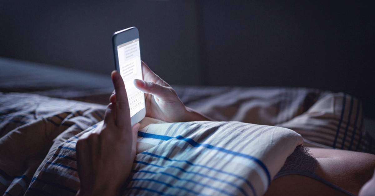 Lương 30 triệu tôi nuôi cả nhà chồng, tình cờ bấm vào mục "tin nhắn lưu trữ" trên Facebook của chồng mà tay chân rụng rời