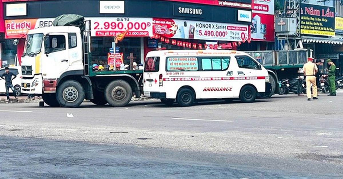 Tai nạn giao thông nghiêm trọng, người phụ nữ chạy xe đạp điện tử vong trong tích tắc