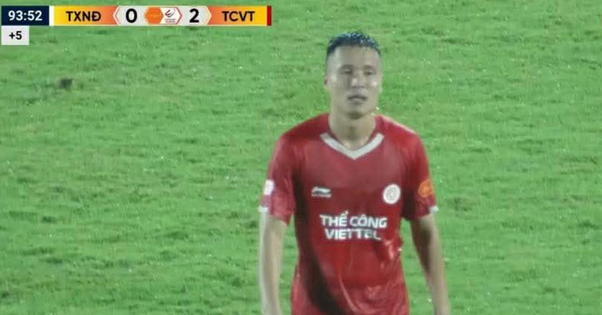 Tuyển thủ Việt Nam bị VFF treo giò hết giải vì hành vi "thiếu văn hóa" tại V.League