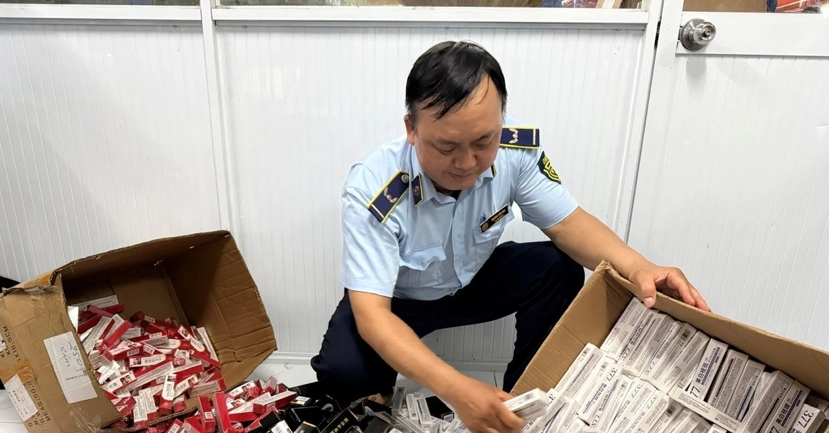 TPHCM đột kích nhiều kho hàng, thu giữ hàng nghìn sản phẩm "3 không"