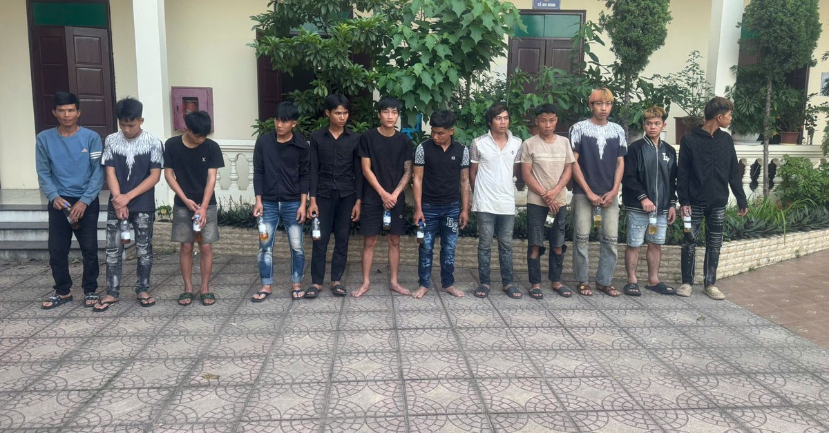 Bắt và khám xét nơi ở của ông chủ trả lương cho công nhân theo cách thức rất lạ