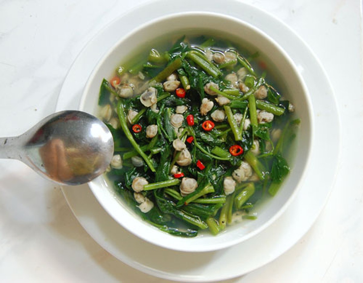 Rau muống mà đem thả thêm thứ "nhỏ bẻ" này vào, nước ngọt lịm tim, giải nhiệt mát người ngày nắng