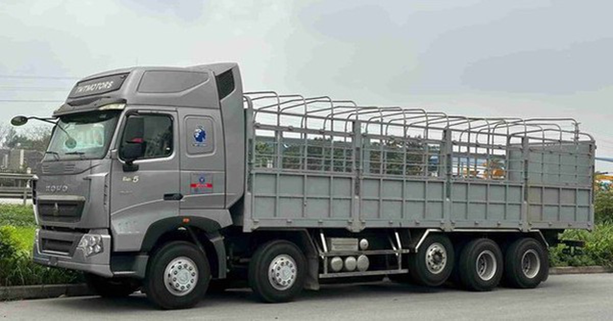 Phát hiện xe tải màu xám lạ, công an Việt Nam lập tức theo dõi giám sát và kiểm tra