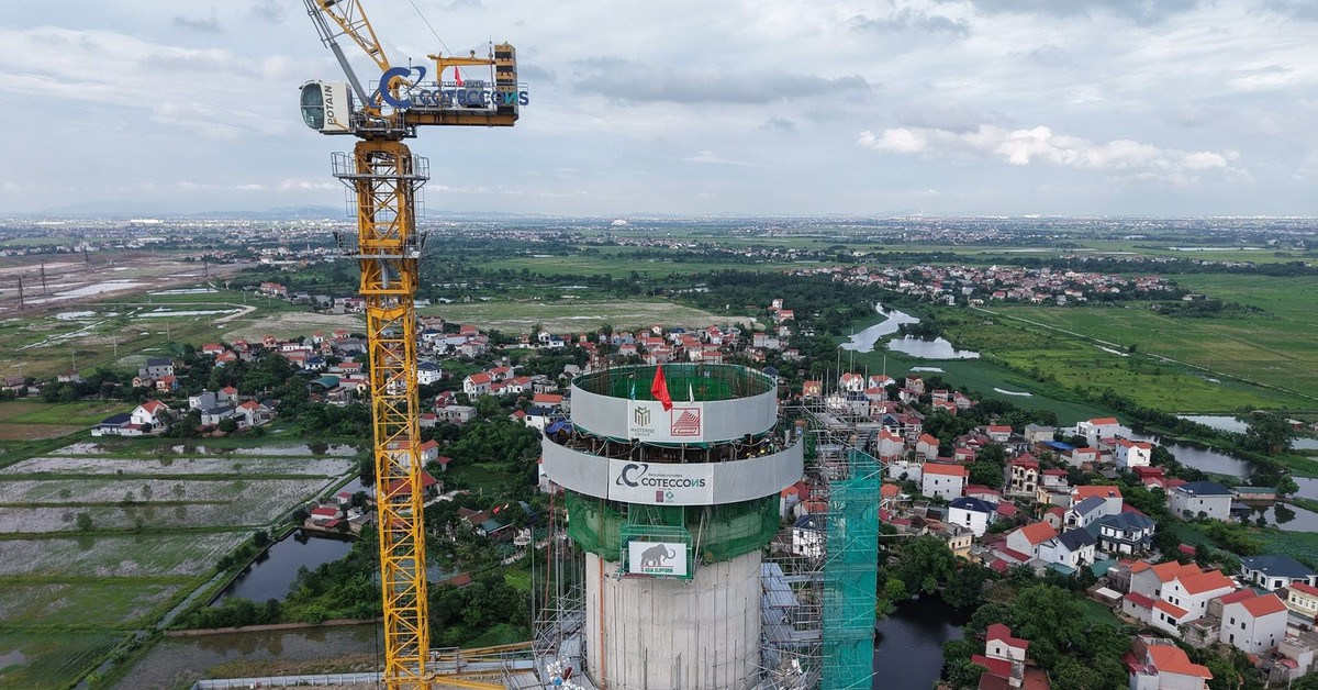 Khoảnh khắc tổng thầu chạy đua ngày đêm kịp hoàn thành siêu sân bay 200.000 tỷ lớn nhất miền Bắc