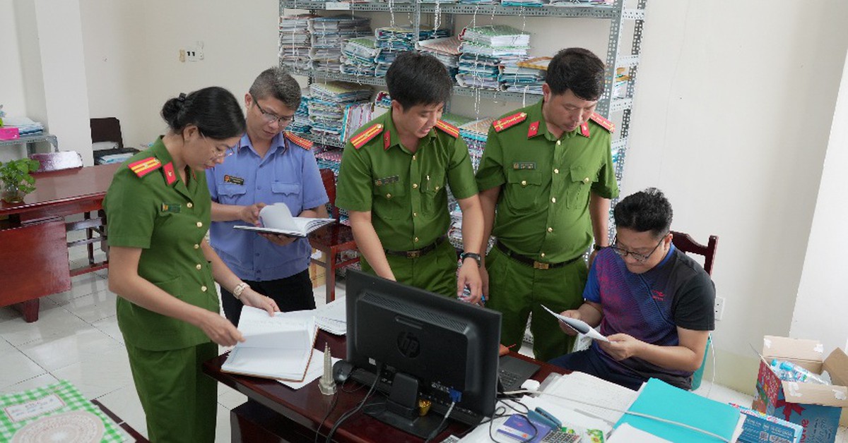 Khám xét khẩn cấp, bắt cán bộ thuế Trần Minh Trường
