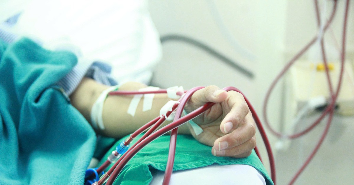 Đừng để tuổi 20 đã phải chạy thận: Bác sĩ Bạch Mai cảnh báo dấu hiệu nhiều người trẻ bỏ qua