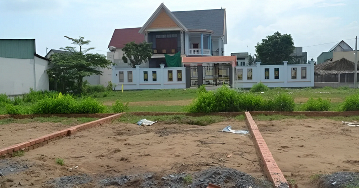 Mẹ gọi các con về chia tiền bán đất, anh trai được tỷ rưỡi còn tôi nhận con số nghẹn đắng chỉ vì "rể là người ngoài