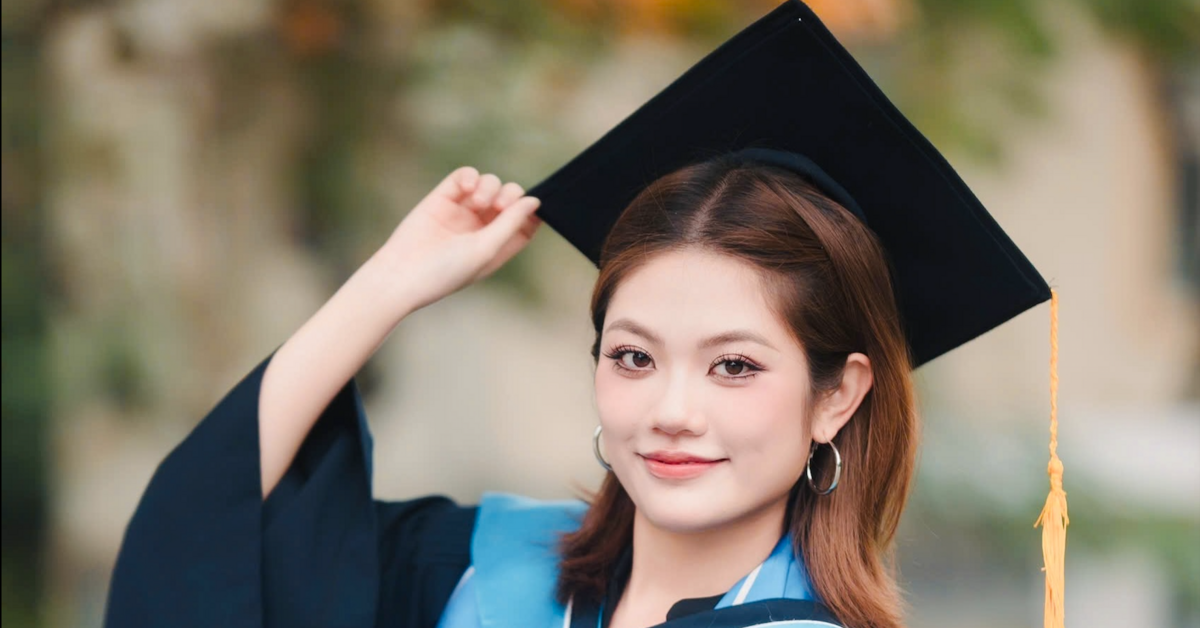 Thủ khoa Đại học Kinh tế Quốc dân xinh đẹp tốt nghiệp sớm với GPA tuyệt đối