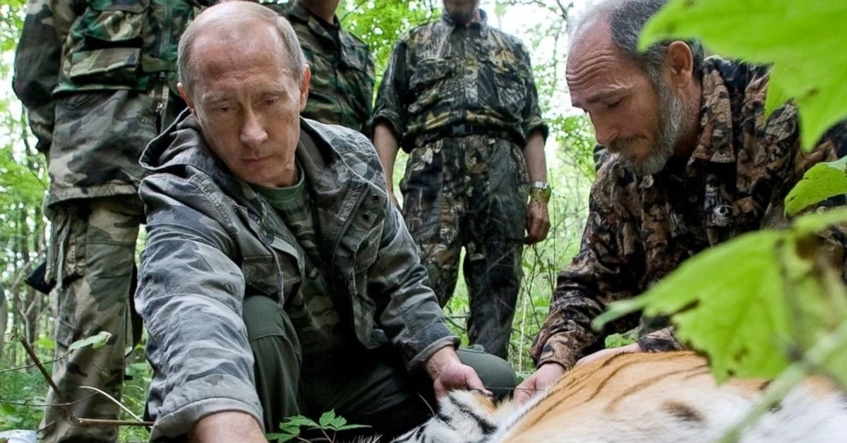 Putin tặng 4 hổ cho nước láng giềng