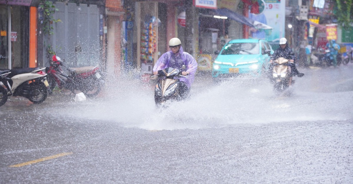 Dự báo mới nhất về thời điểm xuất hiện mưa rào, kết thúc nắng nóng ở miền Bắc