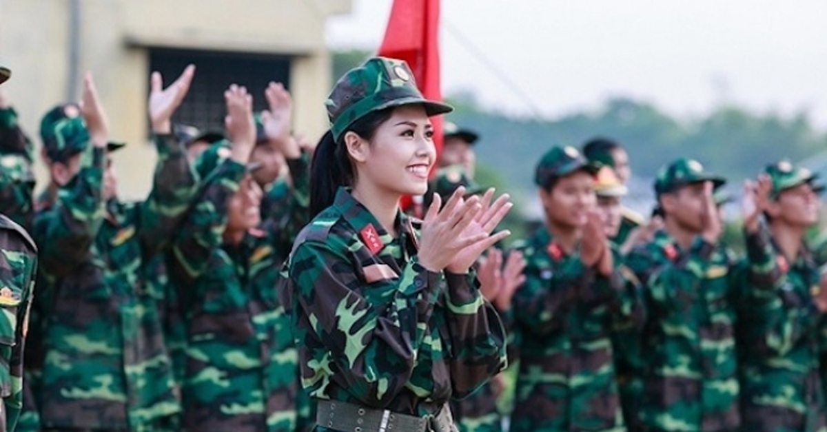 Sinh viên dân sự tốt nghiệp ĐH xuất sắc vào quân đội có thể được phong Thượng úy
