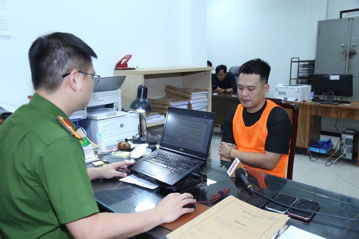 Thủ đoạn tinh vi của nhóm điều hành website bóng đá lậu "Bún Chả TV"