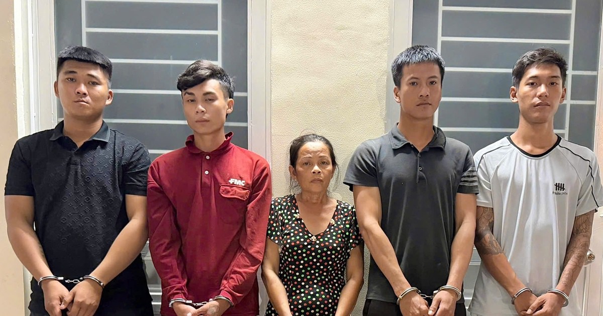 Người đàn bà 60 tuổi thuê côn đồ chém chồng