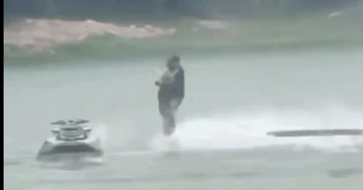Chính quyền địa phương nói gì về sự cố flyboard?
