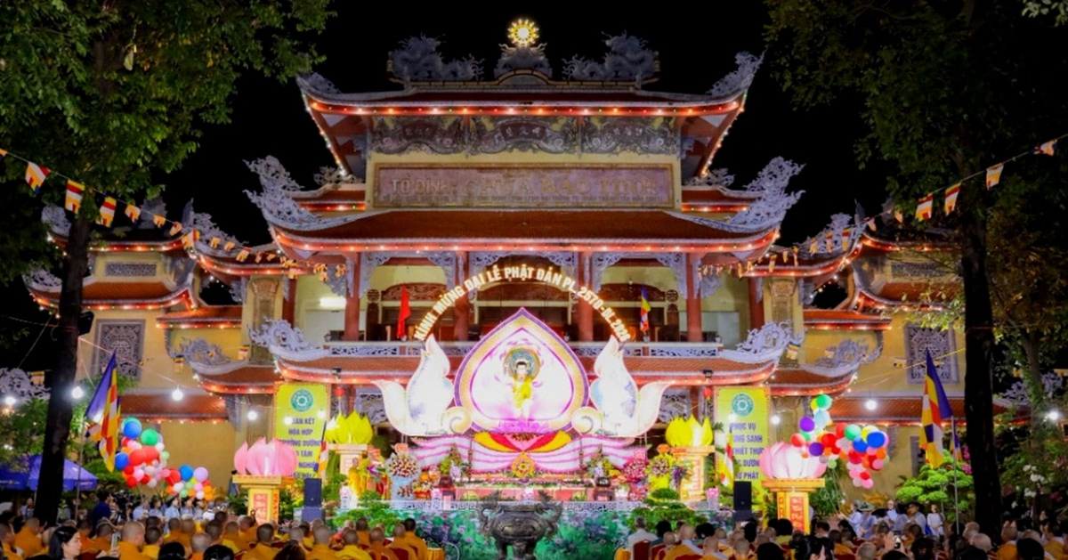 Văn khấn cúng lễ Phật đản 2026