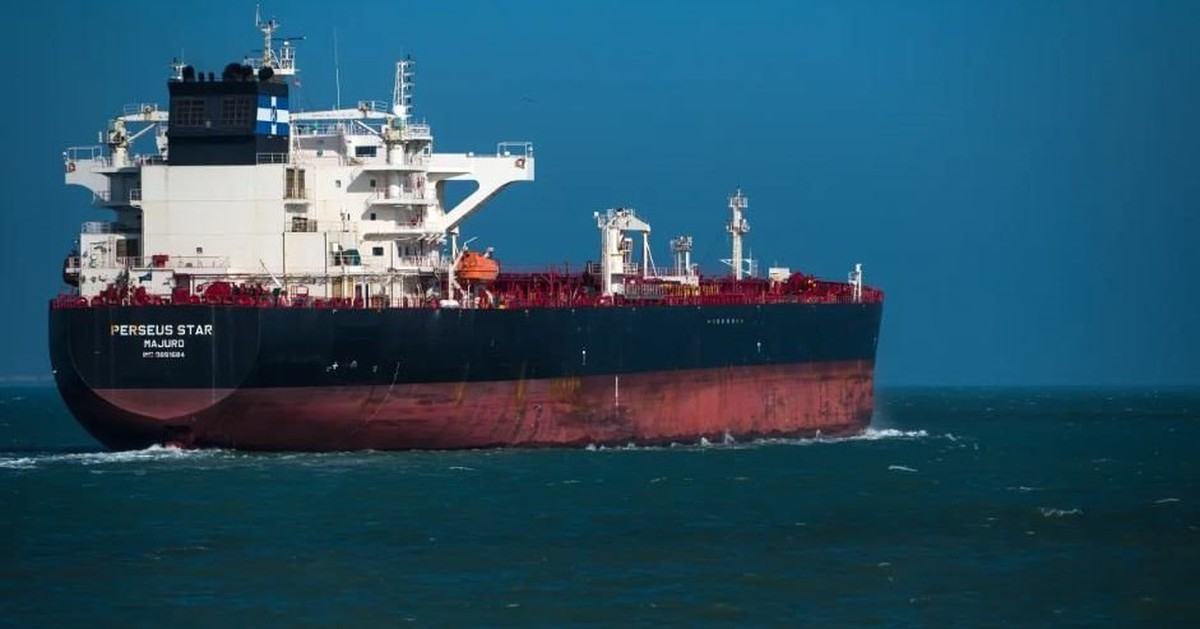Eo biển Hormuz đóng băng, một địa điểm bất ngờ nhộn nhịp chưa từng có: 240 tàu chở dầu cập cảng chỉ trong 1 tháng, cả châu Á đổ xô đến mua hàng