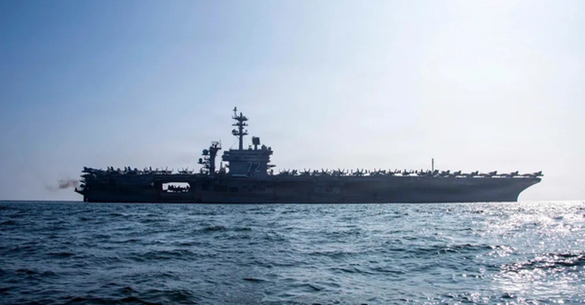 Hàng trăm tàu vẫn "án binh bất động" ở Hormuz: Kịch bản giải cứu của ông Trump vẫn chưa đủ "lực"?