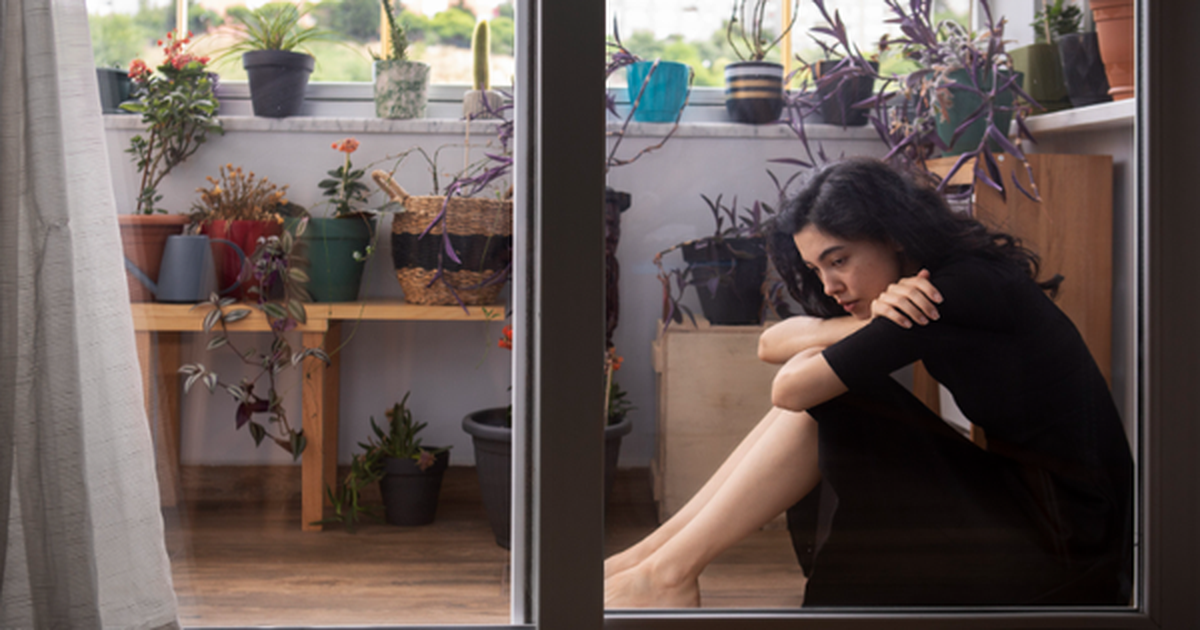 Hàng xóm gõ cửa lúc 11 giờ đêm, diễn biến bất ngờ sau đó khiến tôi nhìn lại cách mình đã sống bao năm nay