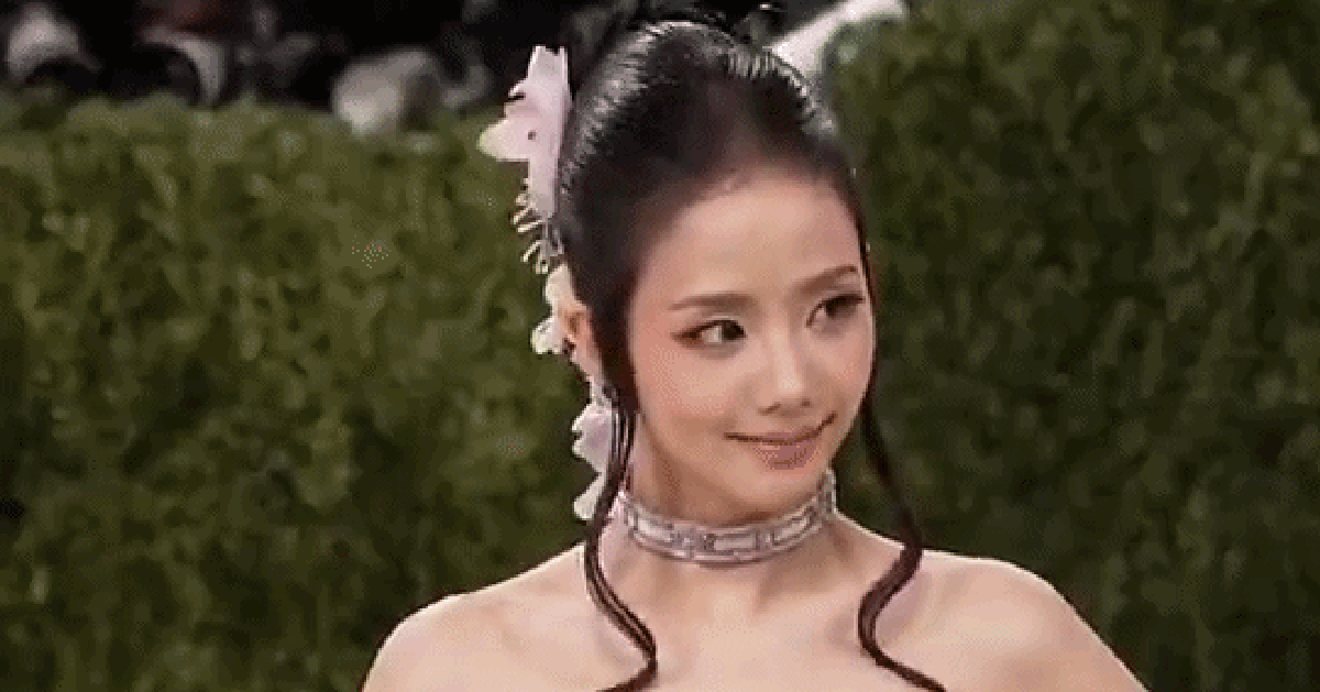 Sốc: Jisoo (BLACKPINK) bị tố lấy cắp quần áo
