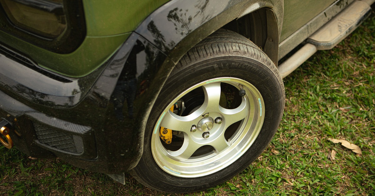 VF3 leo dốc nguy hiểm cách Hà Nội 80km