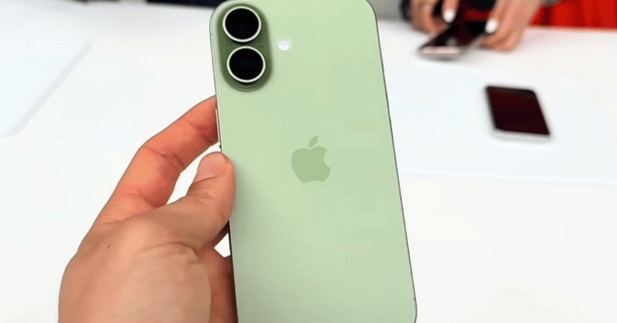 Chiếc iPhone "cháy hàng" toàn cầu, đáng mua nhất hiện nay
