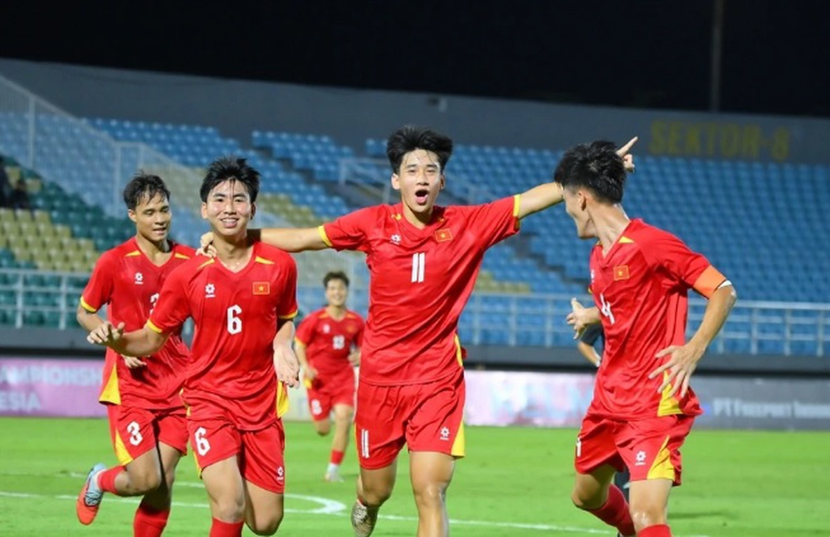Thắng kịch tính, tuyển Việt Nam mở toang cánh cửa dự World Cup
