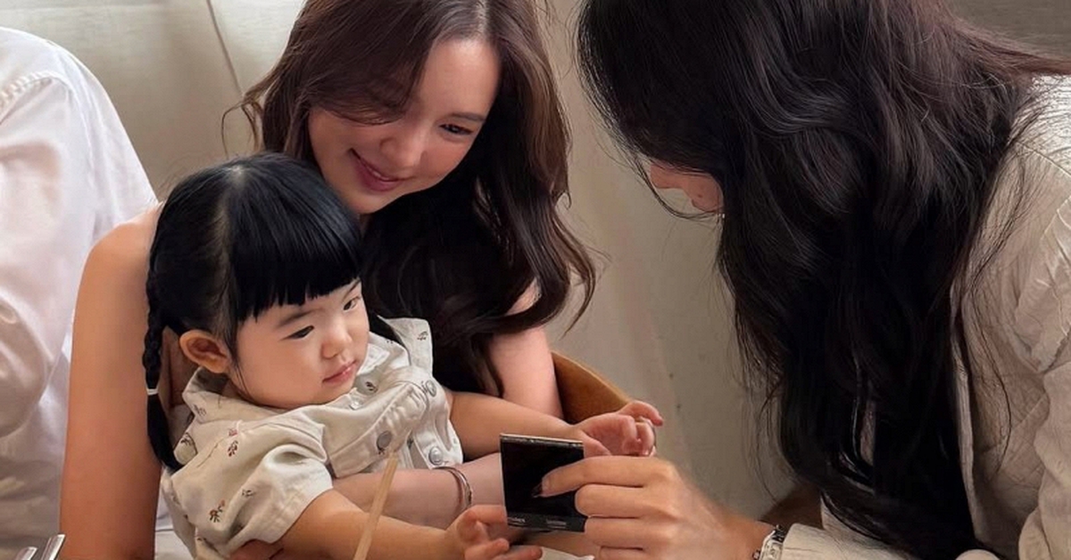 Có 1 kiểu phụ huynh, vì sĩ diện, sẵn sàng hùa theo người ngoài để chê bai con mình