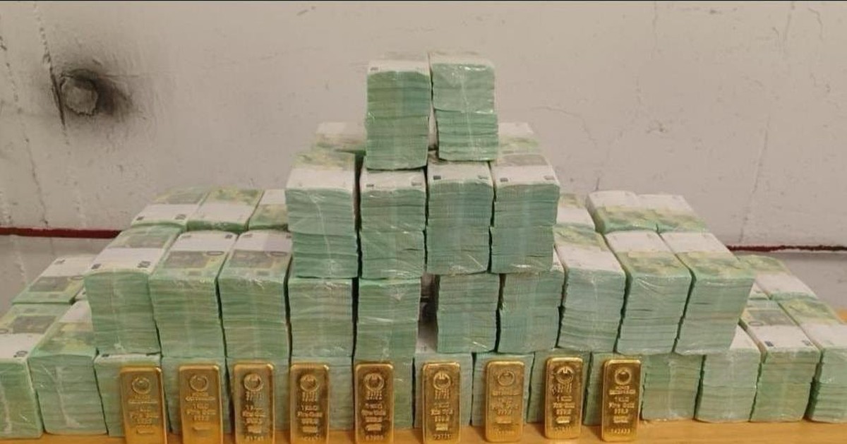 Quốc gia láng giềng vừa bất ngờ trả 9kg vàng cùng lô tiền mặt tổng trị giá 82 triệu USD, Ukraine đón tin vui kép, ông Zelensky ngay lập tức lên tiếng cảm ơn