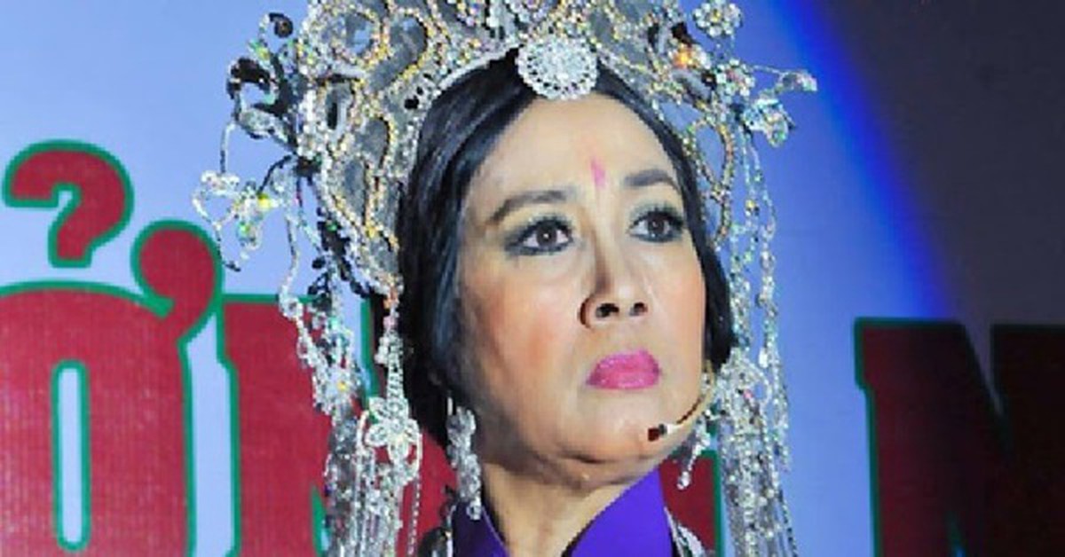 Nữ nghệ xin lỗi đồng nghiệp: "Chẳng thà tôi đi rửa chén, còn hát là phải hát cho đàng hoàng