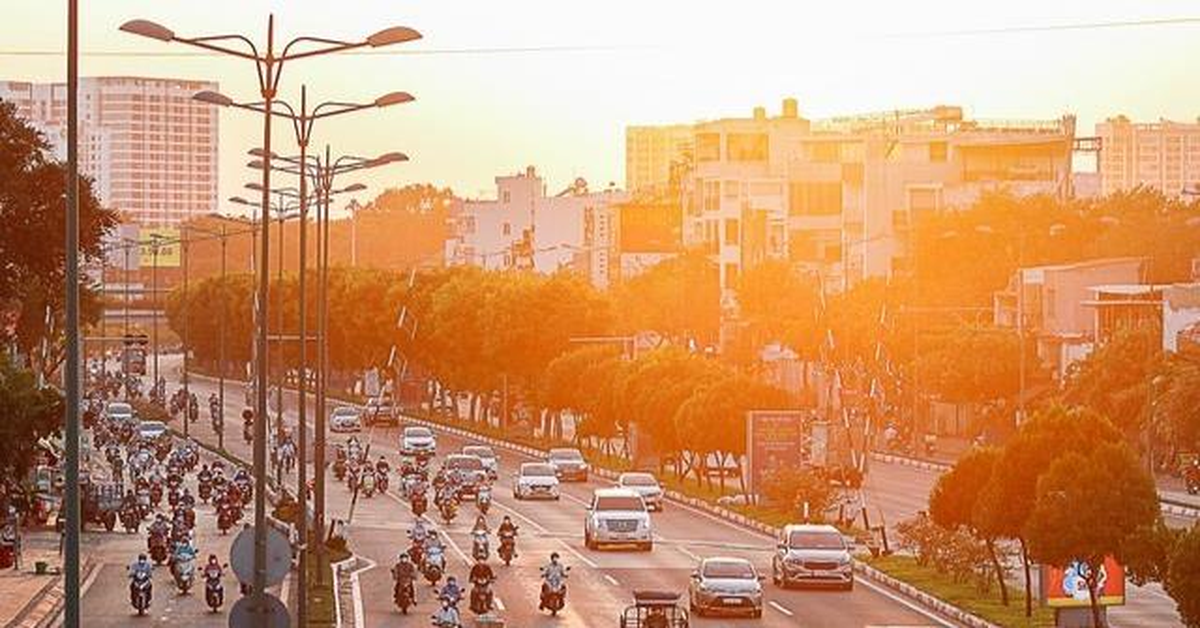Việt Nam sở hữu một đại lộ nội đô rộng bậc nhất: Quy mô tới 12 làn xe, được ví đẹp như châu Âu, hàng loạt dự án bất động sản mọc dọc hai bên