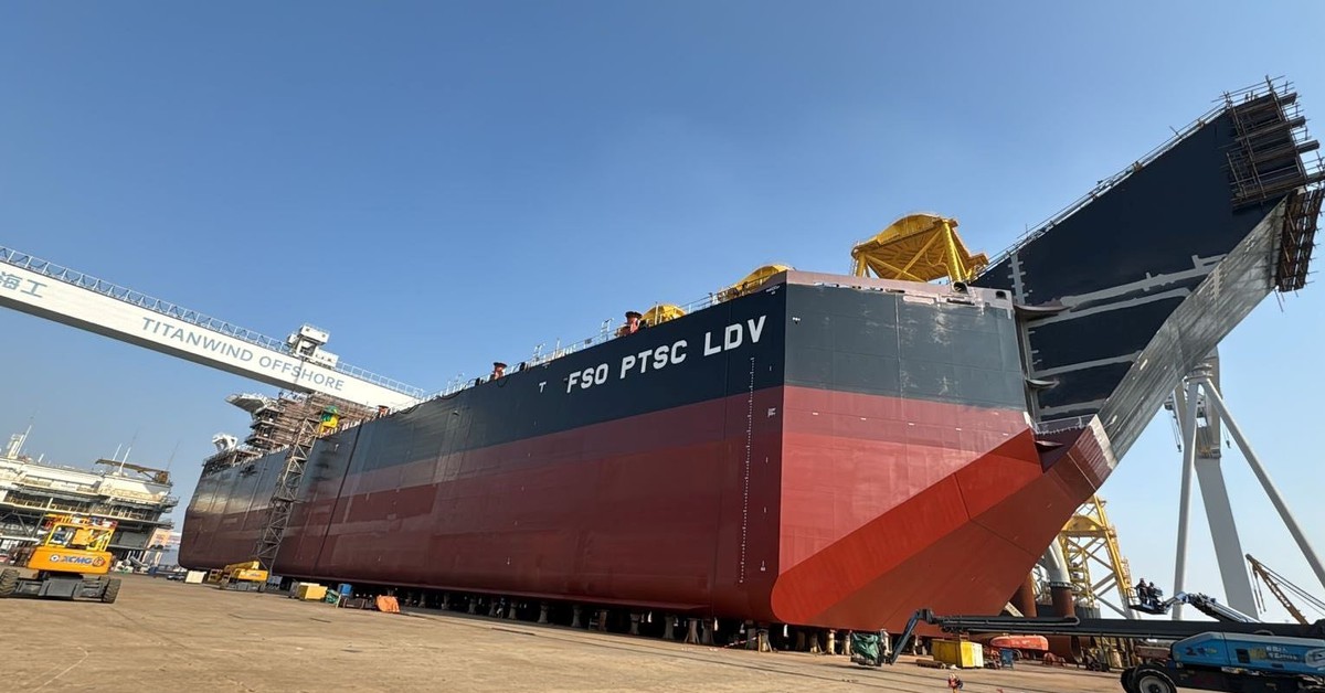 Tiêu tốn 2 triệu giờ công tạo nên kho nổi 74.000 tấn chứa nửa triệu thùng dầu, "ông trùm" dịch vụ Dầu khí Việt Nam thu 8.700 tỷ trong 30 ngày đầu năm
