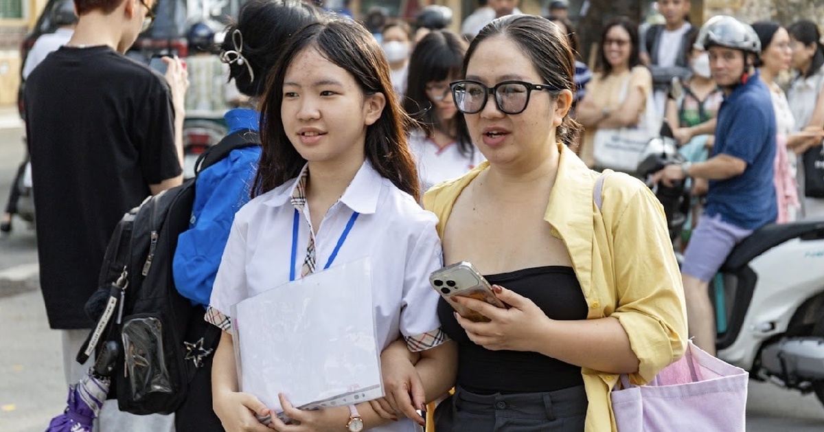 Trường chuyên đầu tiên ở Hà Nội công bố điểm chuẩn lớp 10: Cao nhất 20,25 điểm