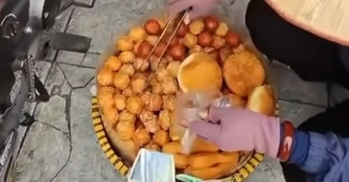 Hà Nội: Xác minh thông tin du khách bị "chặt chém" 420 nghìn đồng cho 10 chiếc bánh rán